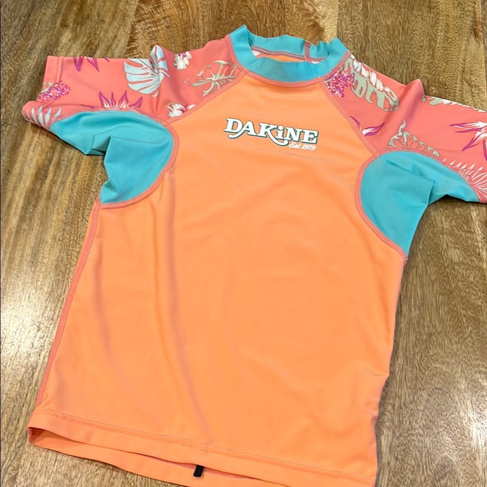 Girls rashguard